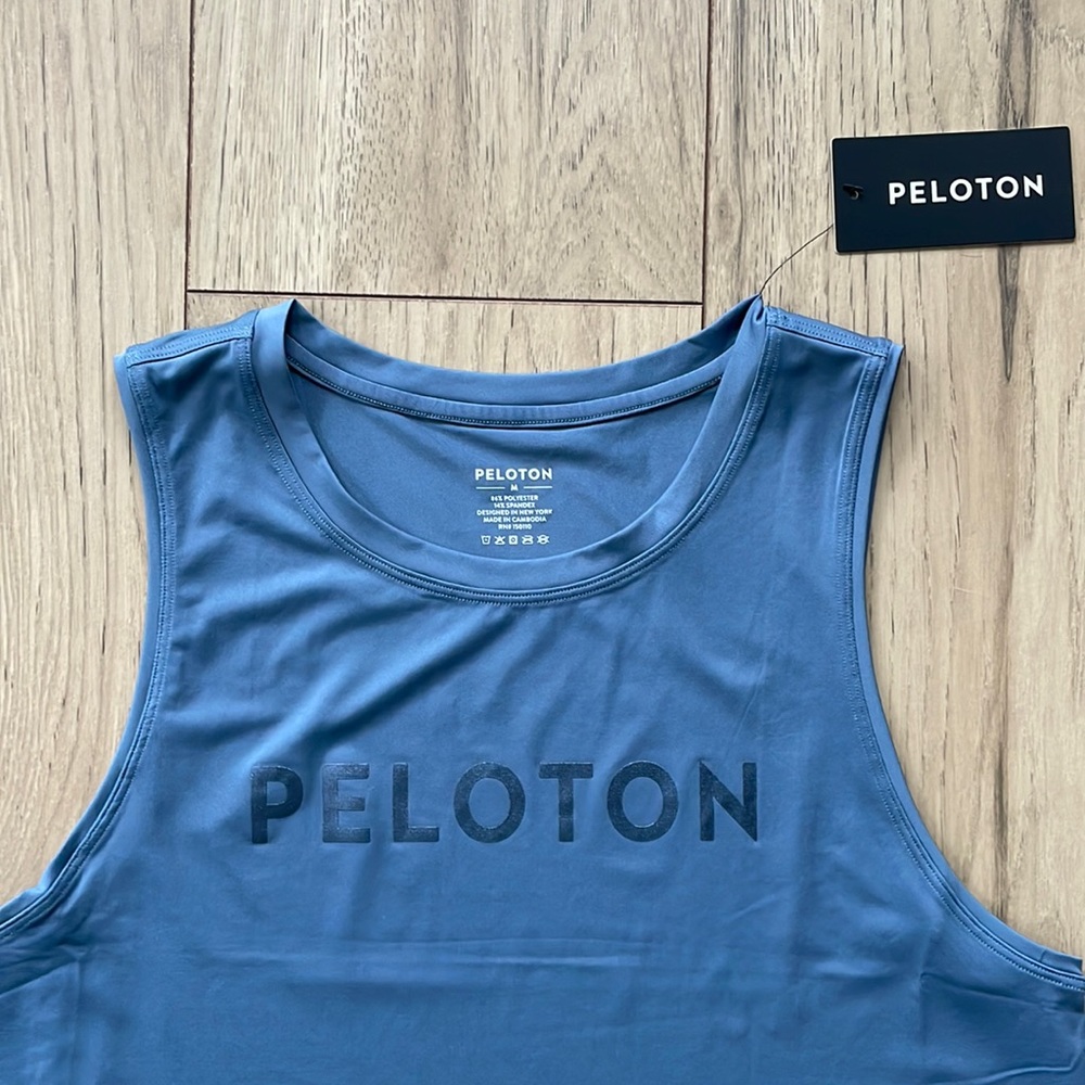 NWT Peloton Blue Cropped Tank Top Women’s Size Medium